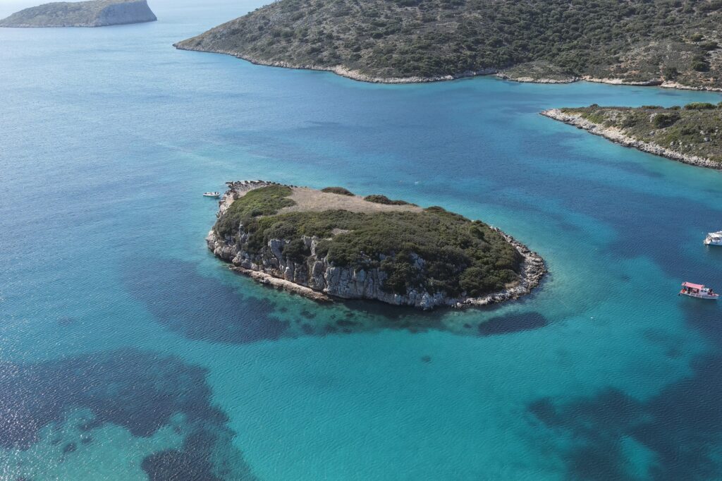 Die Inseln von Agios Petros und Kyra-Panagia