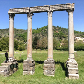 4 Säulenschäfte türkischen Ursprungs in Riez