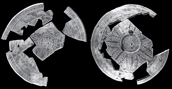 Fragmente von zwei Schalen aus Fayence.